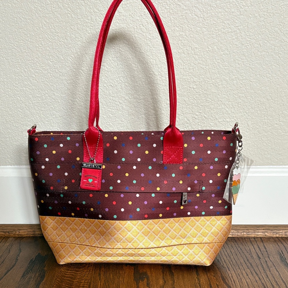 Harveys Seatbelt Mini Streamline Tote - Sprinkles Sundae